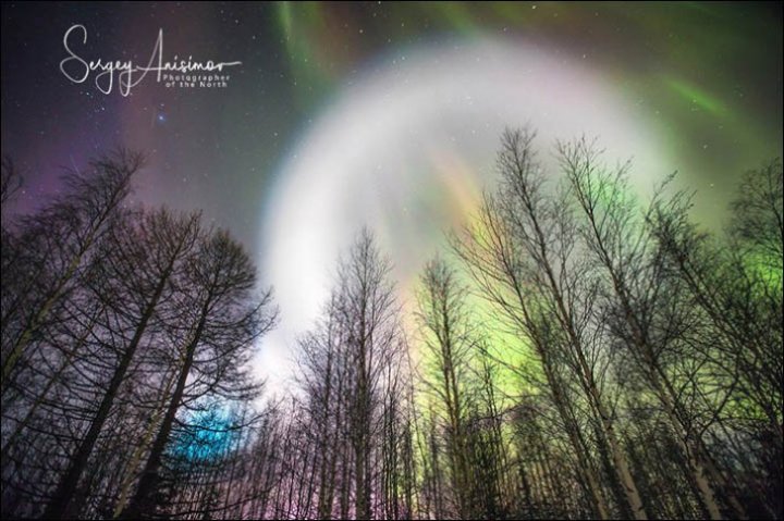 Fenomen MISTERIOS şi SPECTACULOS pe cer. Ce era globul uriaş de lumină (FOTO)