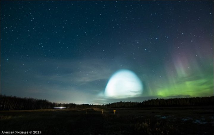 Fenomen MISTERIOS şi SPECTACULOS pe cer. Ce era globul uriaş de lumină (FOTO)