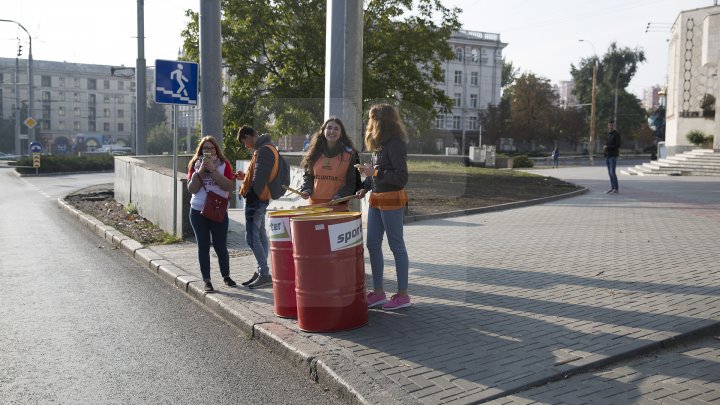 Cel mai important eveniment al anului. Maratonul Internaţional Chişinău atrage mii de participanţi (GALERIE FOTO)