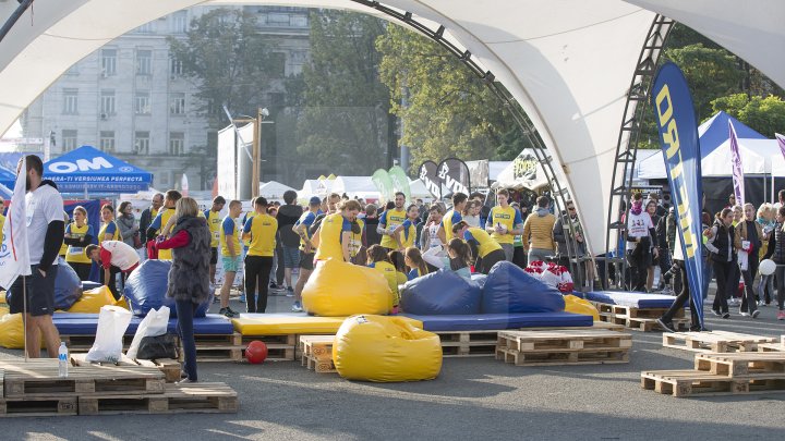 Cel mai important eveniment al anului. Maratonul Internaţional Chişinău atrage mii de participanţi (GALERIE FOTO)