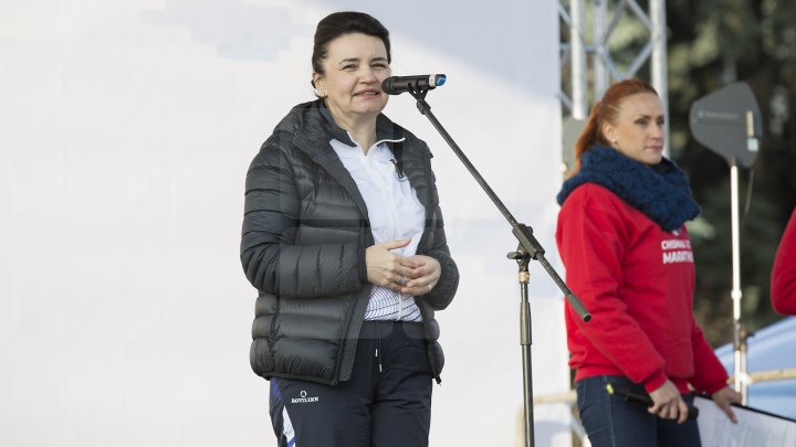 Cel mai important eveniment al anului. Maratonul Internaţional Chişinău atrage mii de participanţi (GALERIE FOTO)