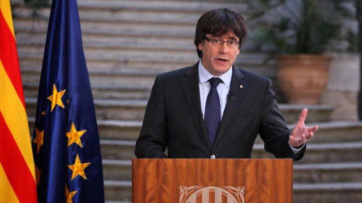 Fostul lider catalan, Carles Puigdemont, a părăsit Spania pe fondul acuzaţiilor de rebeliune