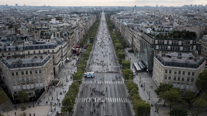 Circulaţia pe străzile din Paris, fără maşini pe benzină sau motorină. Ce plan de viitor au francezii