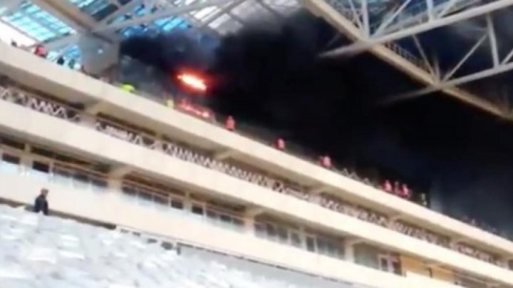 Incendiu în Rusia: Un stadion aflat în construcţie A LUAT FOC (FOTO/VIDEO)