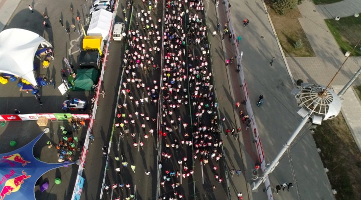 FOTOREPORT: Aproximativ 17 mii de oameni au participat la cea de-a treia ediţie a maratonului din Chişinău