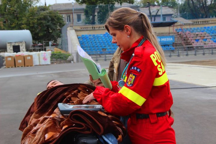 Un bărbat de 50 de ani, transportat cu elicopterul SMURD la Chişinău