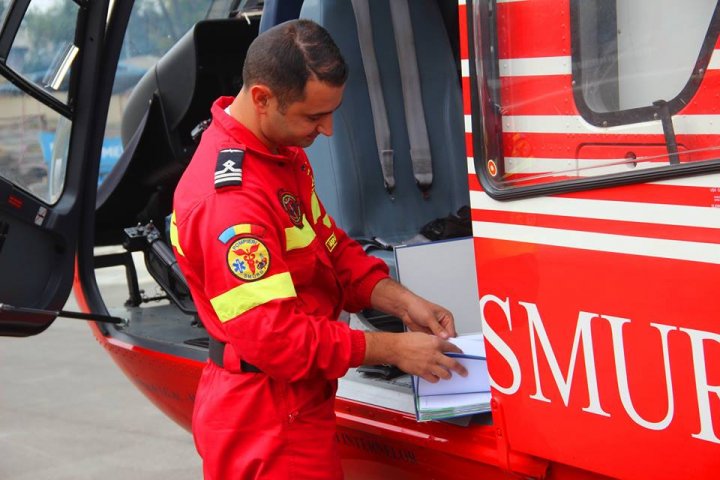 Un bărbat de 50 de ani, transportat cu elicopterul SMURD la Chişinău