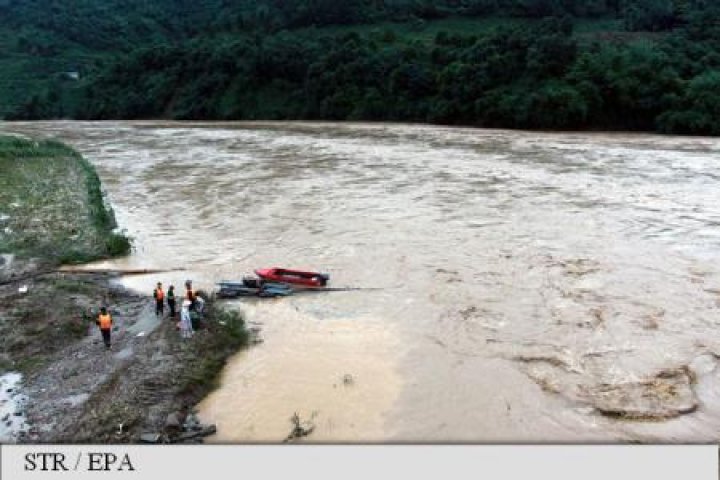 Catastrofă în Vietnam. Peste 37 de morți și 40 de dispăruți din cauza inundațiilor și alunecărilor de teren