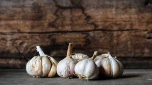 Tradiții și obiceiuri de Sfântul Andrei. Ce spune legenda usturoiului miraculos