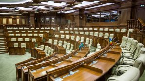 NU VIOLENŢEI ASUPRA FEMEII. La Parlament începe campania de 16 ZILE ANTIVIOLENŢĂ