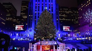 Tradiţie respectată de decenii! S-au aprins luminiţele pe Pomul de Crăciun, instalat la Rockefeller Center (VIDEO)