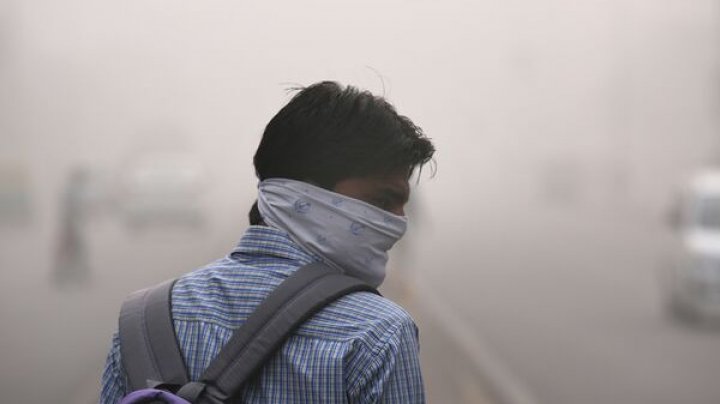 A doua zi de poluare în New Delhi. Două milioane de elevi nu au mers la şcoală din cauza smogului toxic