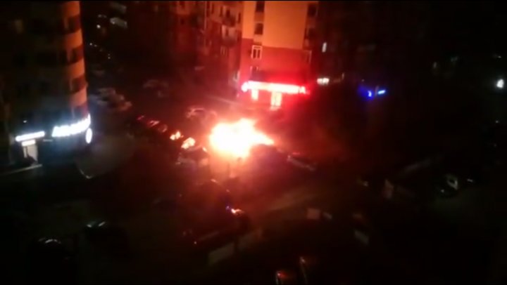 Incendii puternice în trei parcări din Odesa! Cel puţin 20 de maşini au ars ca nişte torţe (VIDEO/FOTO)