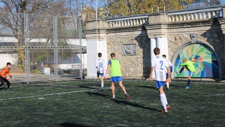 Clubul Dinamo a inaugurat două stadioane de mini-fotbal, renovate de MAI. Cum arată ele (FOTO)