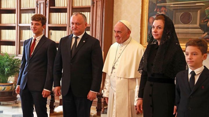 Preşedintele Igor Dodon s-a întâlnit cu Papa Francisc în cadrul unei vizite la Roma. Ce au discutat oficialii 