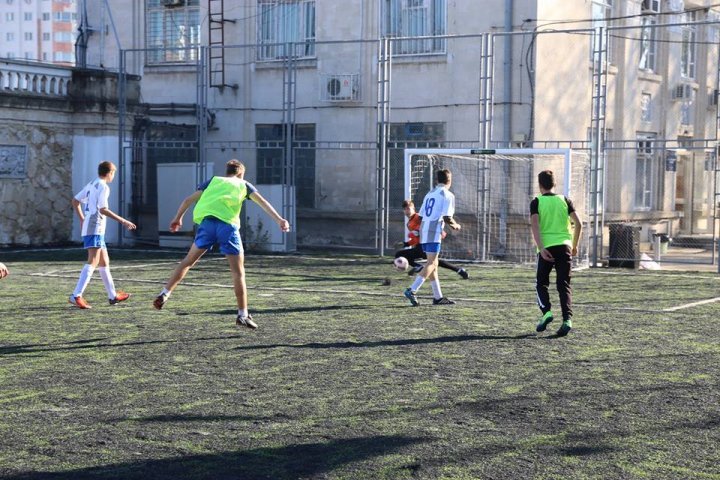 Clubul Dinamo a inaugurat două stadioane de mini-fotbal, renovate de MAI. Cum arată ele (FOTO)