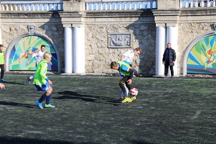 Clubul Dinamo a inaugurat două stadioane de mini-fotbal, renovate de MAI. Cum arată ele (FOTO)