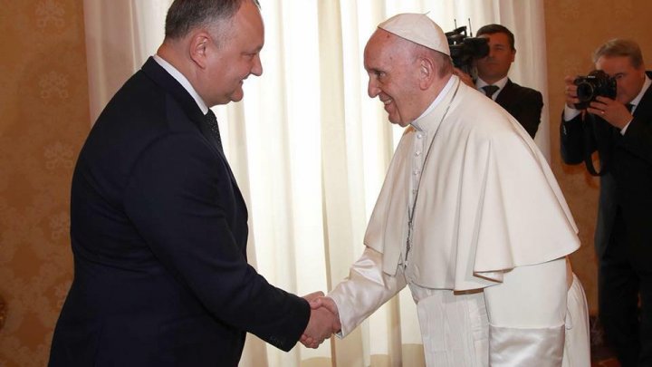 Preşedintele Igor Dodon s-a întâlnit cu Papa Francisc în cadrul unei vizite la Roma. Ce au discutat oficialii 