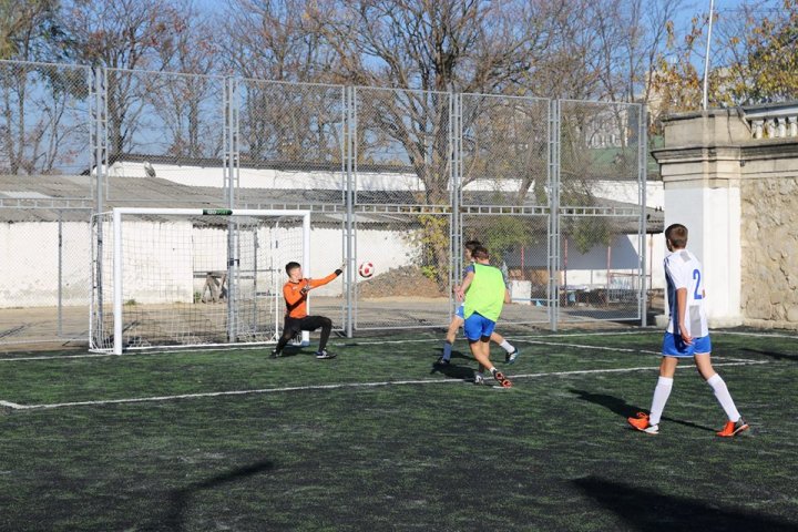 Clubul Dinamo a inaugurat două stadioane de mini-fotbal, renovate de MAI. Cum arată ele (FOTO)