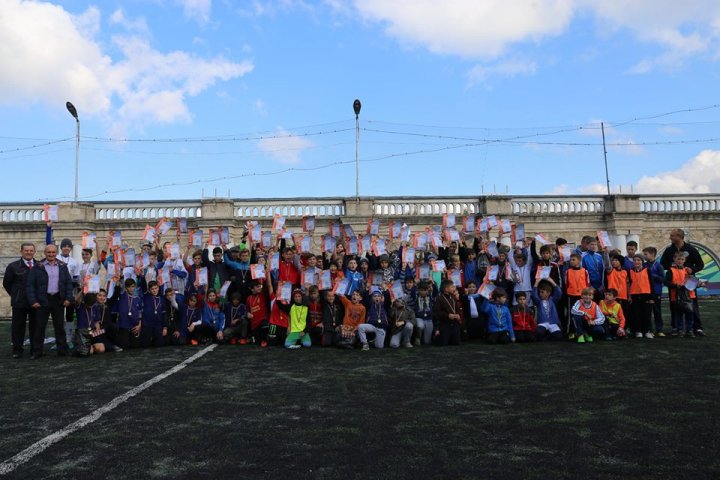 Clubul Dinamo a inaugurat două stadioane de mini-fotbal, renovate de MAI. Cum arată ele (FOTO)