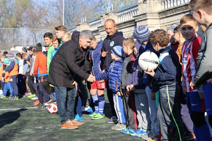 Clubul Dinamo a inaugurat două stadioane de mini-fotbal, renovate de MAI. Cum arată ele (FOTO)