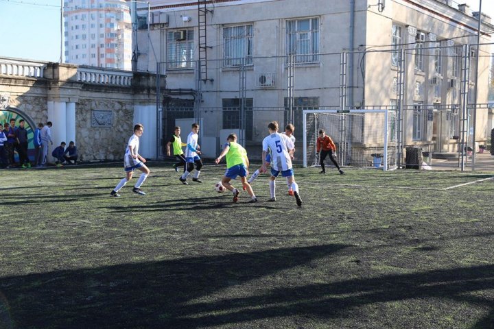 Clubul Dinamo a inaugurat două stadioane de mini-fotbal, renovate de MAI. Cum arată ele (FOTO)