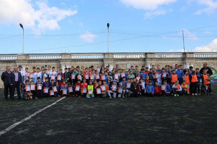 Clubul Dinamo a inaugurat două stadioane de mini-fotbal, renovate de MAI. Cum arată ele (FOTO)