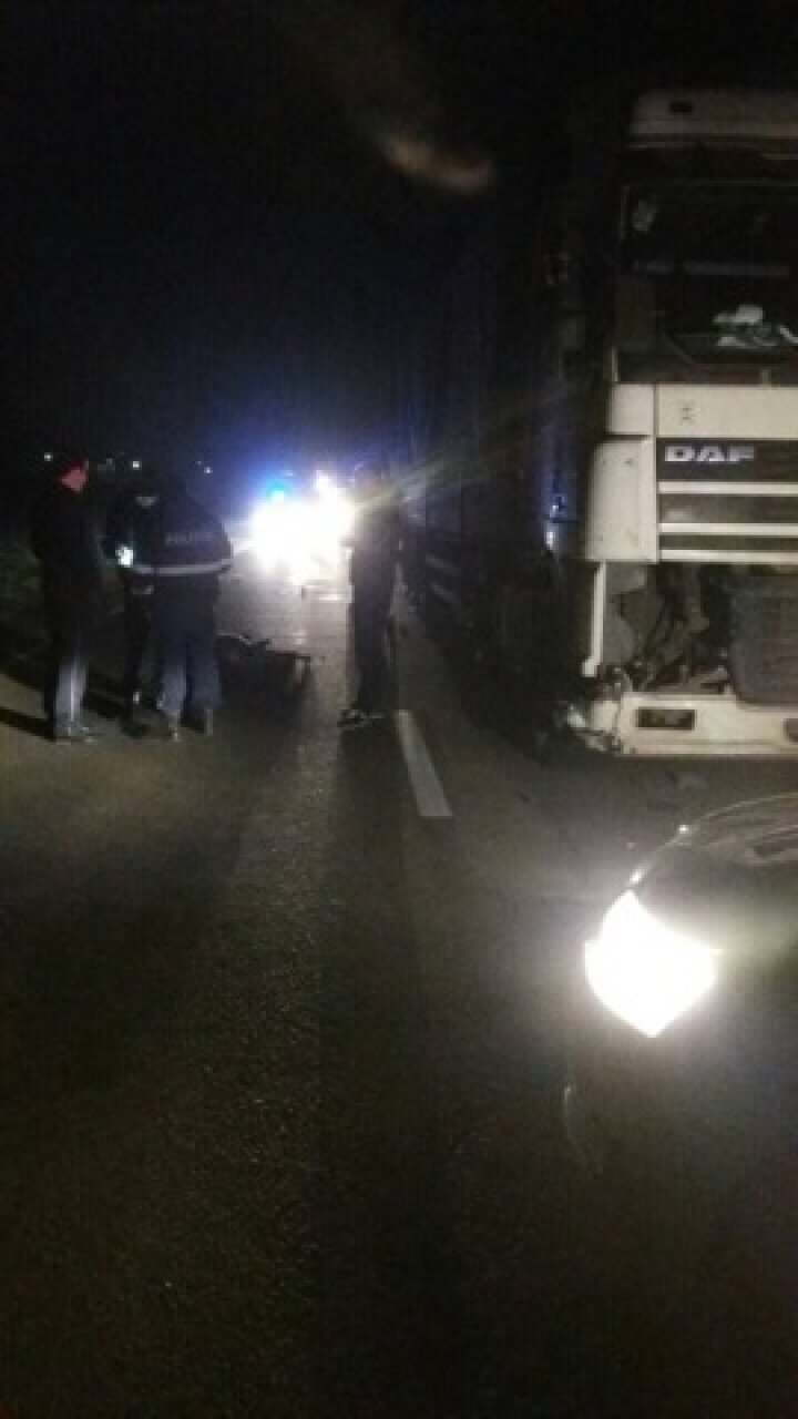 Un bărbat a fost LOVIT MORTAL de un TIR la intrarea în satul Pelivan (FOTO)