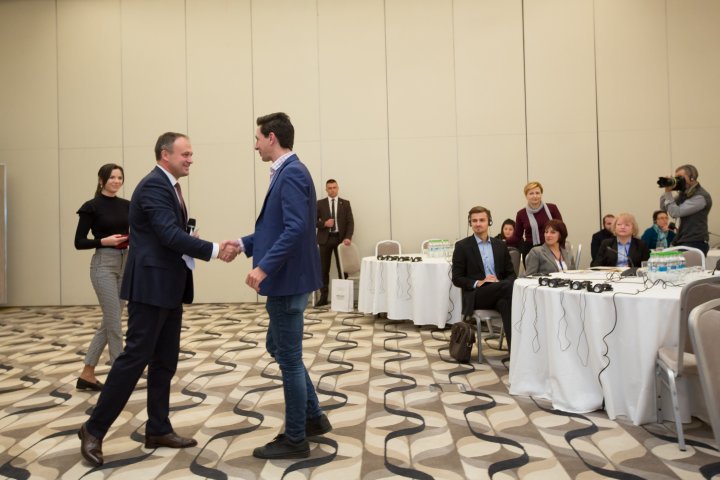 Cele mai importante probleme din presă, analizate la Forumul Mass-Media