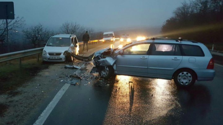 PLOAIA FACE RAVAGII! Două persoane, victimele unui accident produs în apropiere de Orhei