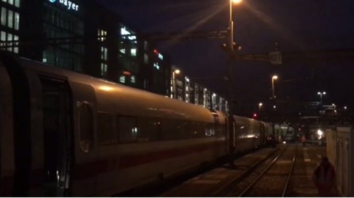 Un tren internaţional a deraiat în Elveţia. Traficul feroviar dintre Hamburg şi Zürich a fost blocat (FOTO)