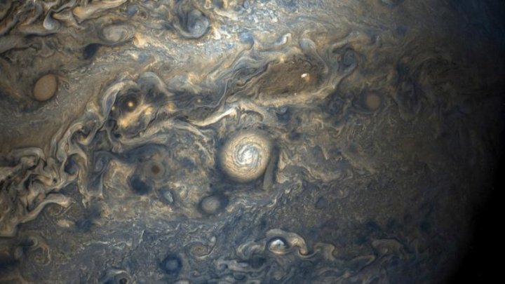 Imagini NEAMAIVĂZUTE cu cea mai mare planetă din sistemul solar, Jupiter (FOTO)