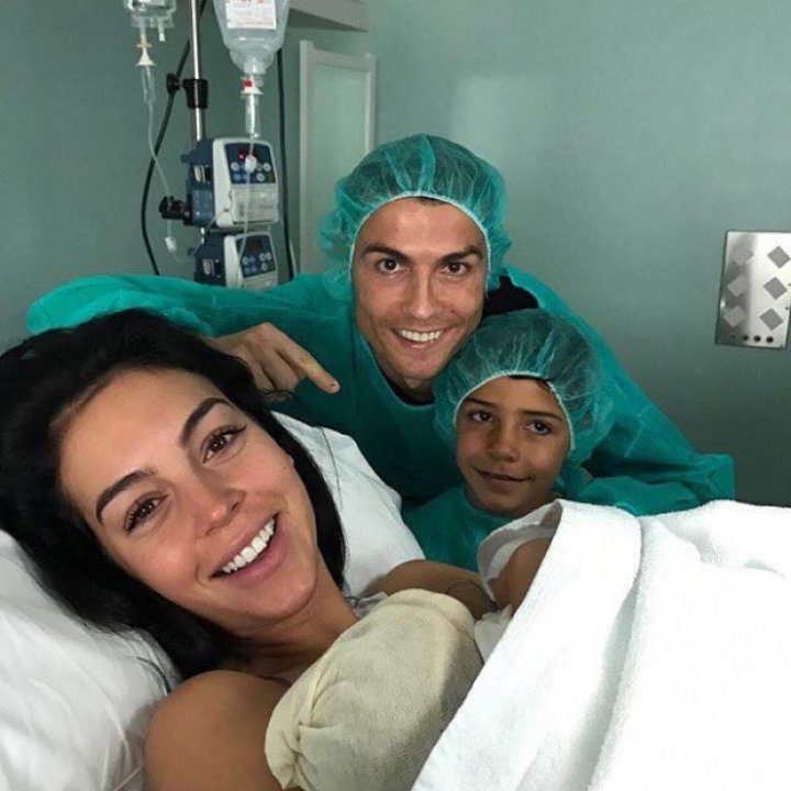 Cristiano Ronaldo a devenit tată pentru a patra oară. Prima imagine (FOTO)