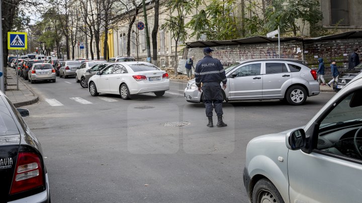 Forfotă mare în Capitală. Autorităţile au început pregătirile pentru Târgul de Crăciun de pe 31 august (FOTOREPORT)