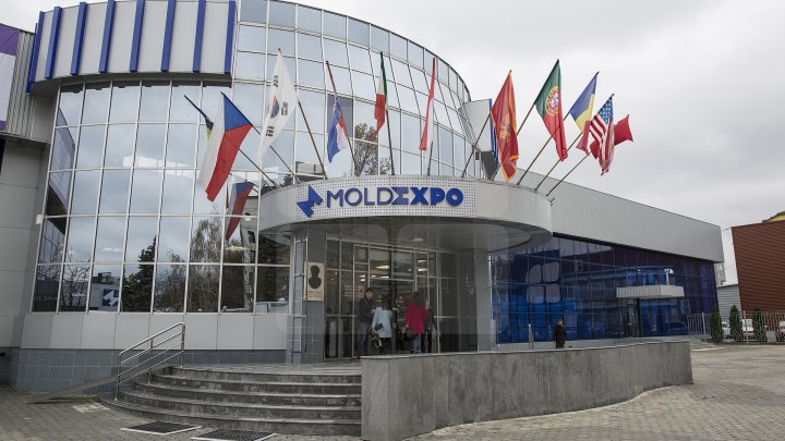 Banii, purtători de infecţii şi pericol pentru sănătatea oamenilor. Un inventator român a creat aparatul de sterilizare a bancnotelor (FOTO)