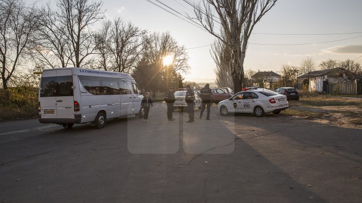 Andrian Candu, în calitate de profesor la un liceu din Capitală. Preşedintele Parlamentului le-a vorbit elevilor despre regulile de circulaţie (FOTO)