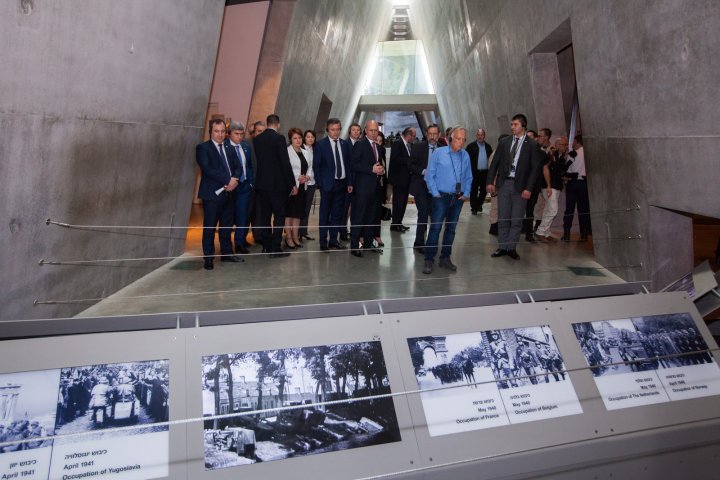 Premierul Pavel Filip a vizitat Centrul Mondial de Comemorare a Victimelor Holocaustului YAD VASHEM (FOTO)