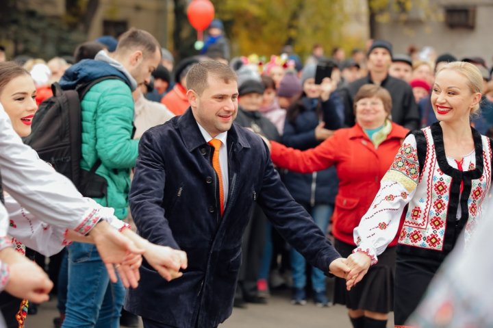 Petrecere mare de hramul Orheiului! 25 de mii de oameni au sărbătorit 463 de ani de la fondarea localităţii (FOTO)