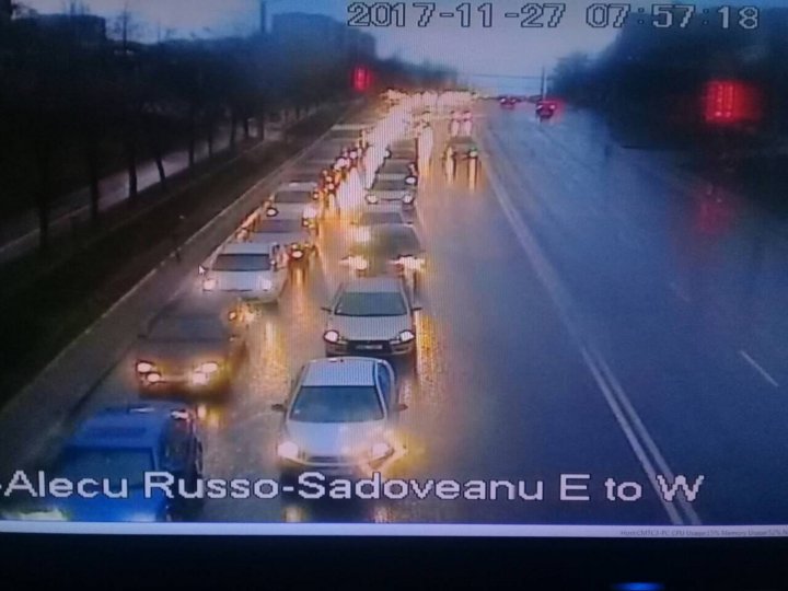 Serviciul InfoTrafic: Cinci accidente în Capitală. Unde se circulă cu dificultate (FOTO)