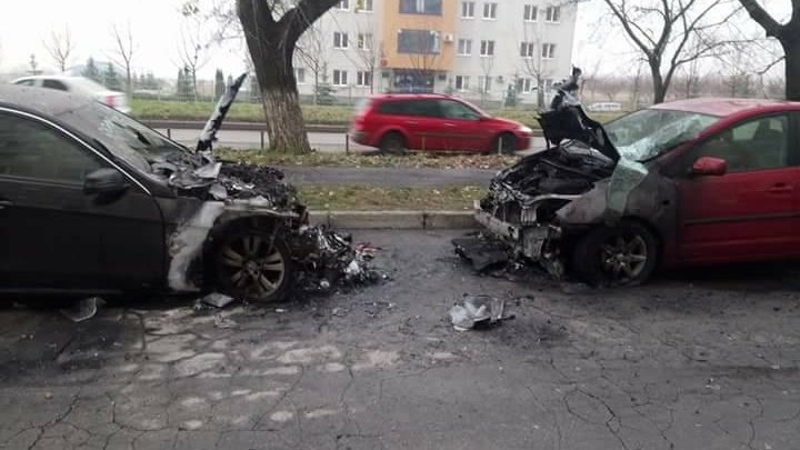 Două mașini AU FOST INCENDIATE pe strada Grenoble din Capitală. Pagubele ajung la zeci de mii de lei (VIDEO/FOTO)