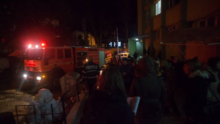 INCENDIU într-un cămin studenţesc din Cluj-Napoca. 160 de persoane au fost evacuate (FOTO)