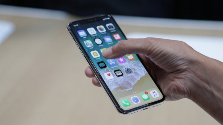 Touchscreen-ul la iPhone X nu rezistă la temperaturi scăzute. Apple susţine că va rezolva problema prin update de software