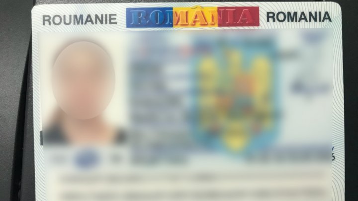 Au vrut să treacă frontiera de stat cu acte cu de identitate false, dar au fost depistaţi. Unde au ascuns documentele