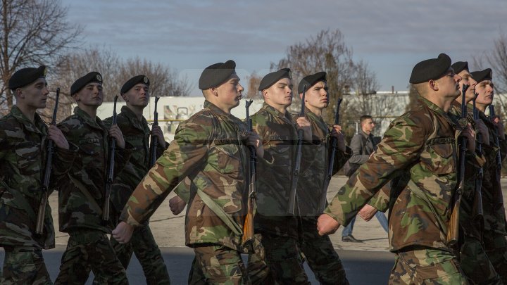 Acestia sunt militarii care vor reprezenta Moldova la parada militara de ziua nationala a romaniei pe 1 decembrie (FOTOREPORT)