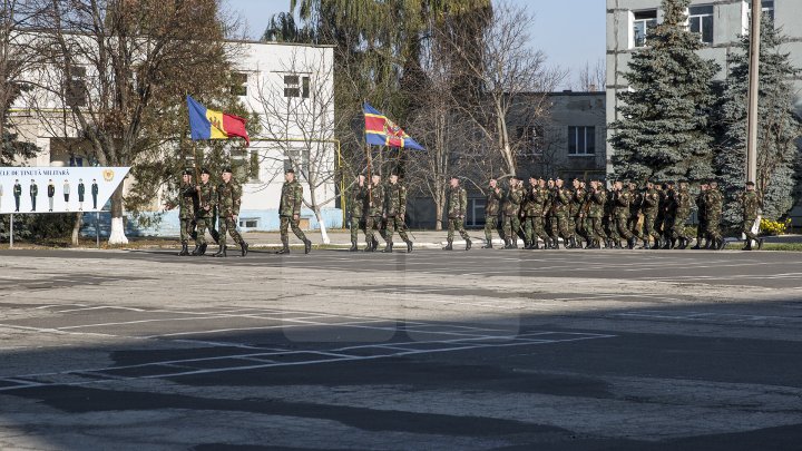 Acestia sunt militarii care vor reprezenta Moldova la parada militara de ziua nationala a romaniei pe 1 decembrie (FOTOREPORT)