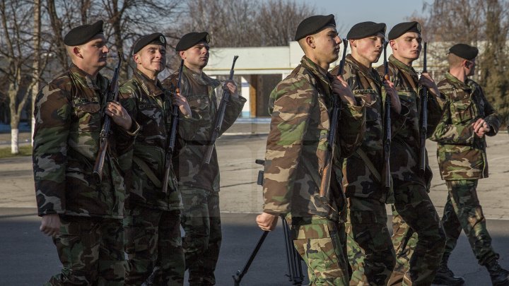 Acestia sunt militarii care vor reprezenta Moldova la parada militara de ziua nationala a romaniei pe 1 decembrie (FOTOREPORT)