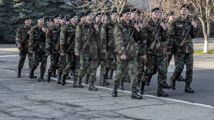 Acestia sunt militarii care vor reprezenta Moldova la parada militara de ziua nationala a romaniei pe 1 decembrie (FOTOREPORT)