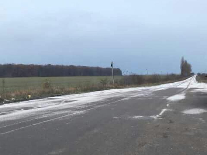 METEO 21 noiembrie 2017. PRIMII FULGI DE ZĂPADĂ în nordul ţării. Câte grade vom avea în termometre (FOTO)