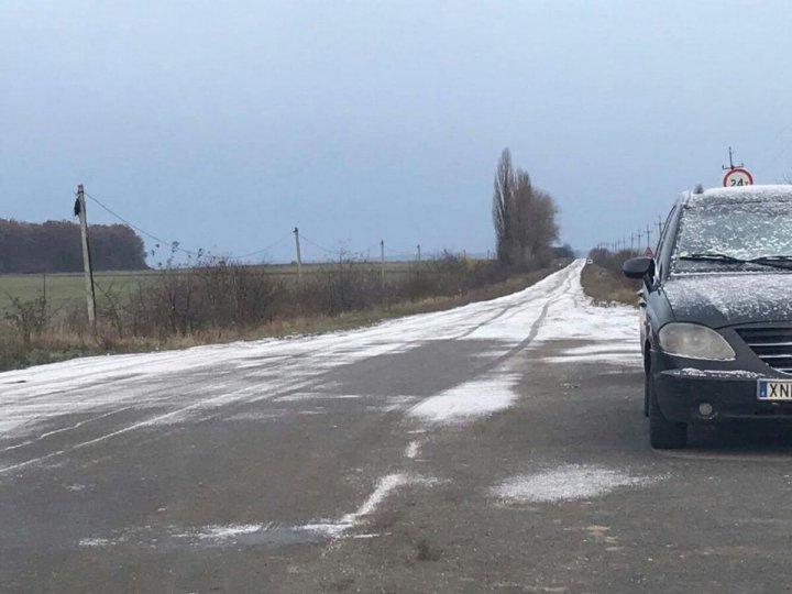 METEO 21 noiembrie 2017. PRIMII FULGI DE ZĂPADĂ în nordul ţării. Câte grade vom avea în termometre (FOTO)