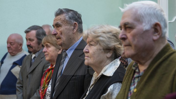 Iubire până la adânci bătrâneți. 50 de cupluri din Chişinău sărbătoresc astăzi nunta de aur (FOTOREPORT)